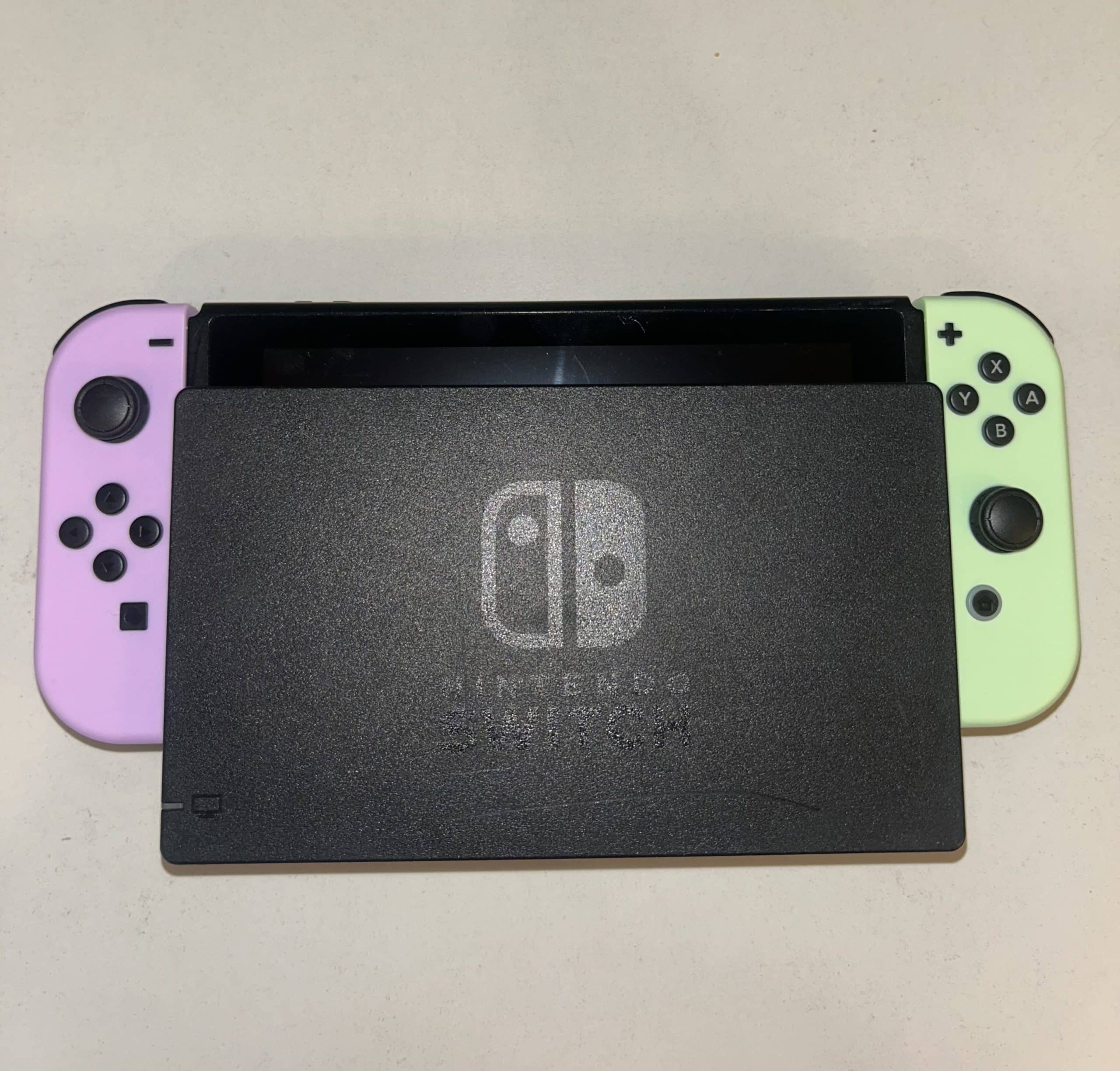 Nintendo Switch + Pastelgroene en Pastelpaarse Joy-Con